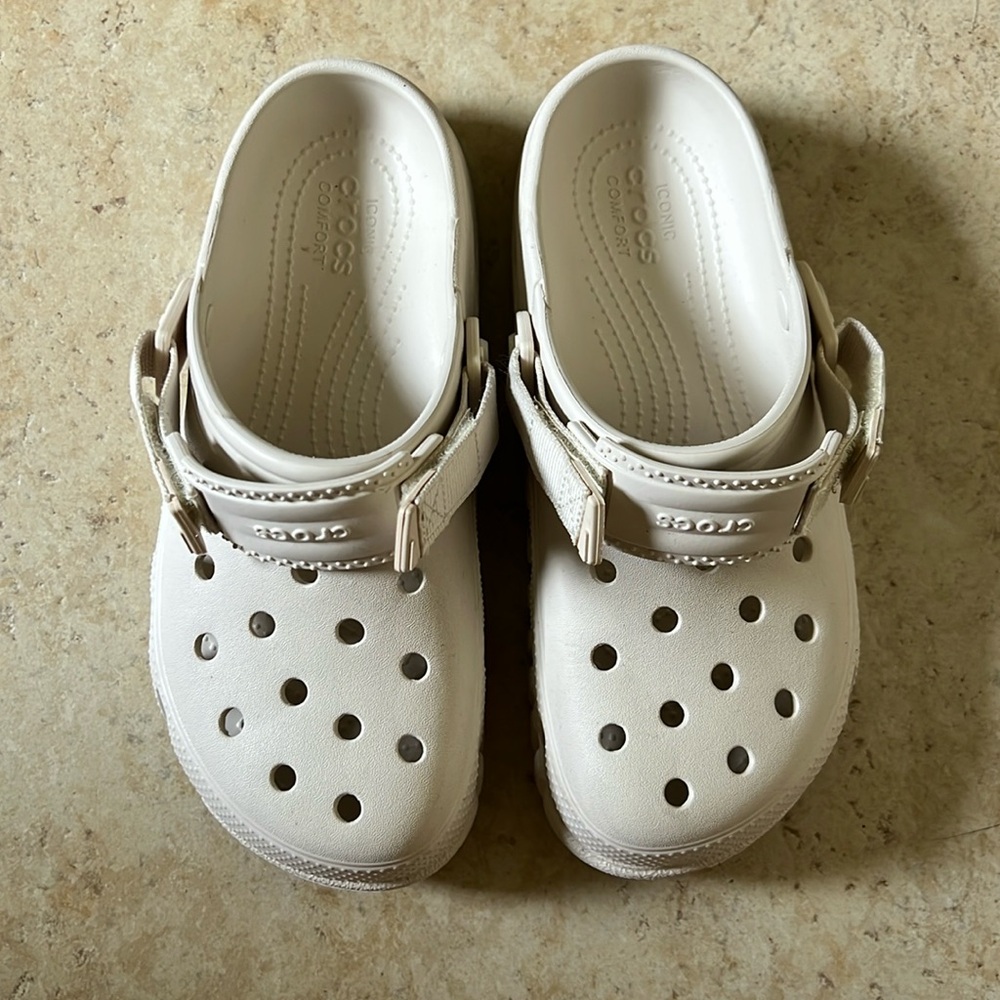 CROCS DUET MAX II CLOGS BEIGE KIDS J6